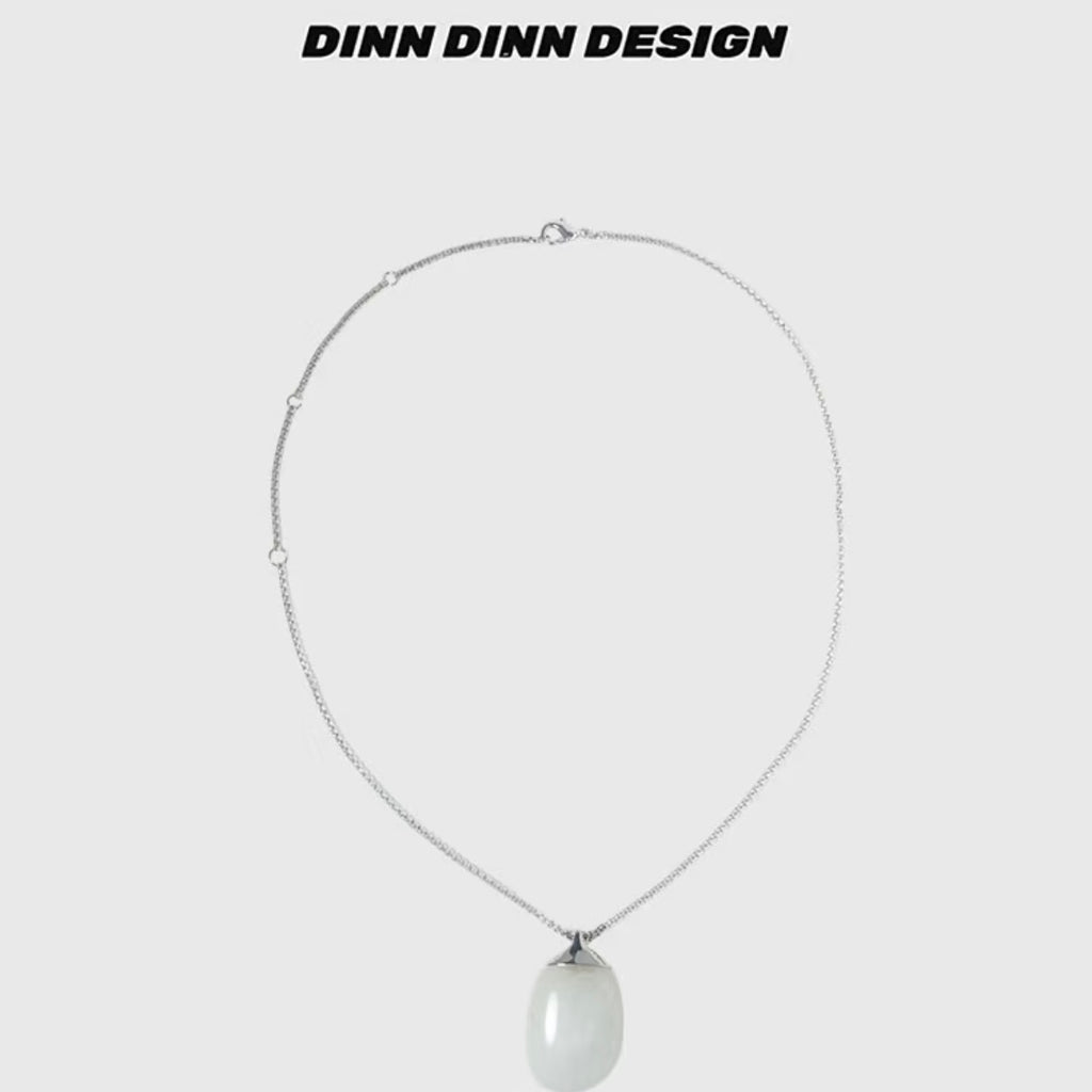Niva Resin Pendant Necklace