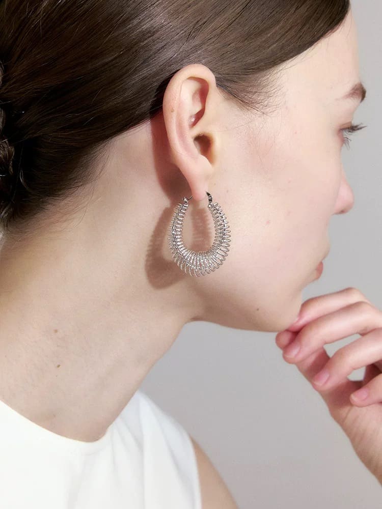 Aeris Hollow Hoop Earrings