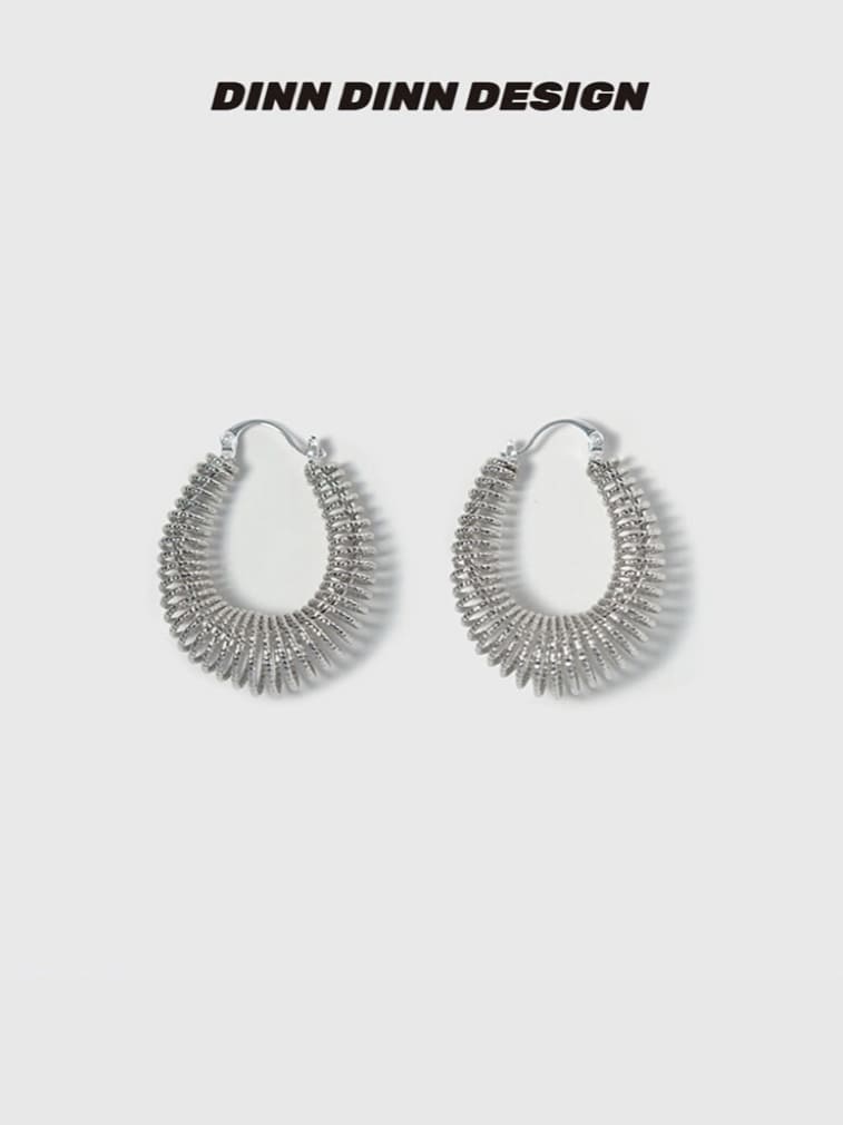 Aeris Hollow Hoop Earrings