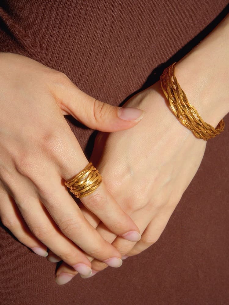 gold-tone-bracelet