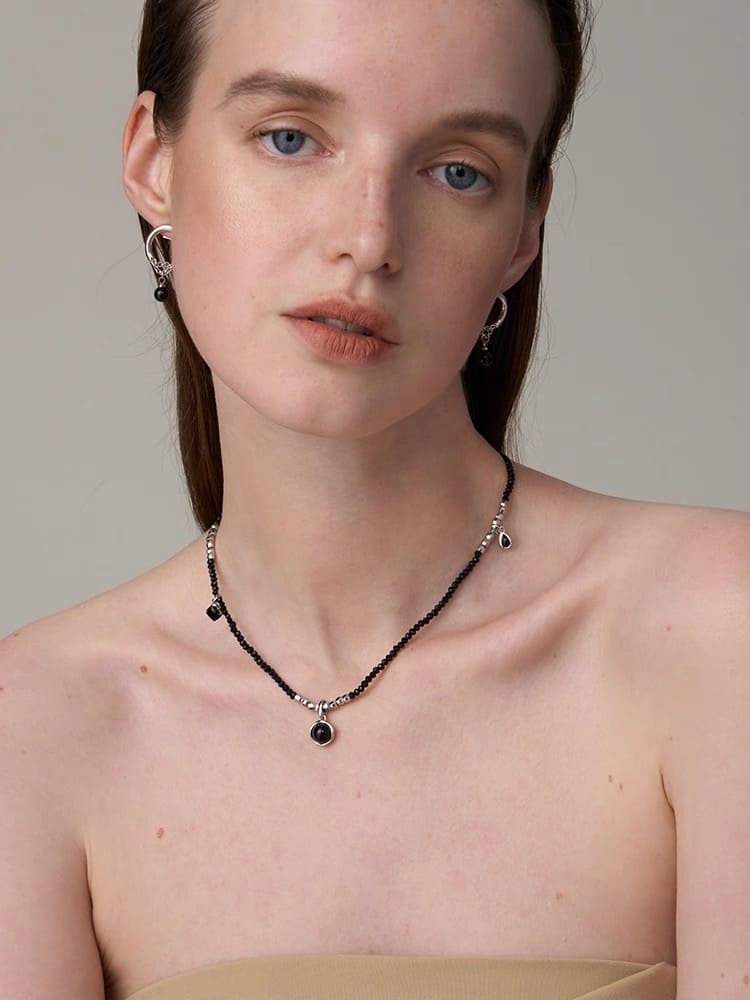 black-stone-necklace