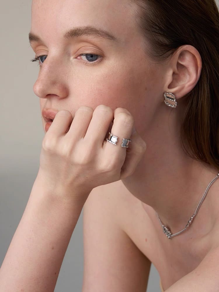 elegant-adjustable-ring