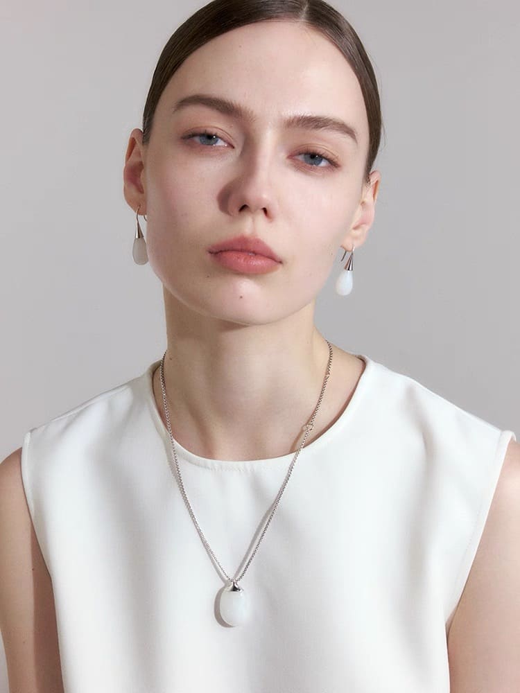 Niva Resin Drop Earrings