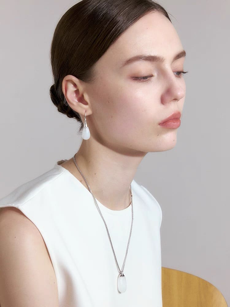 Niva Resin Drop Earrings