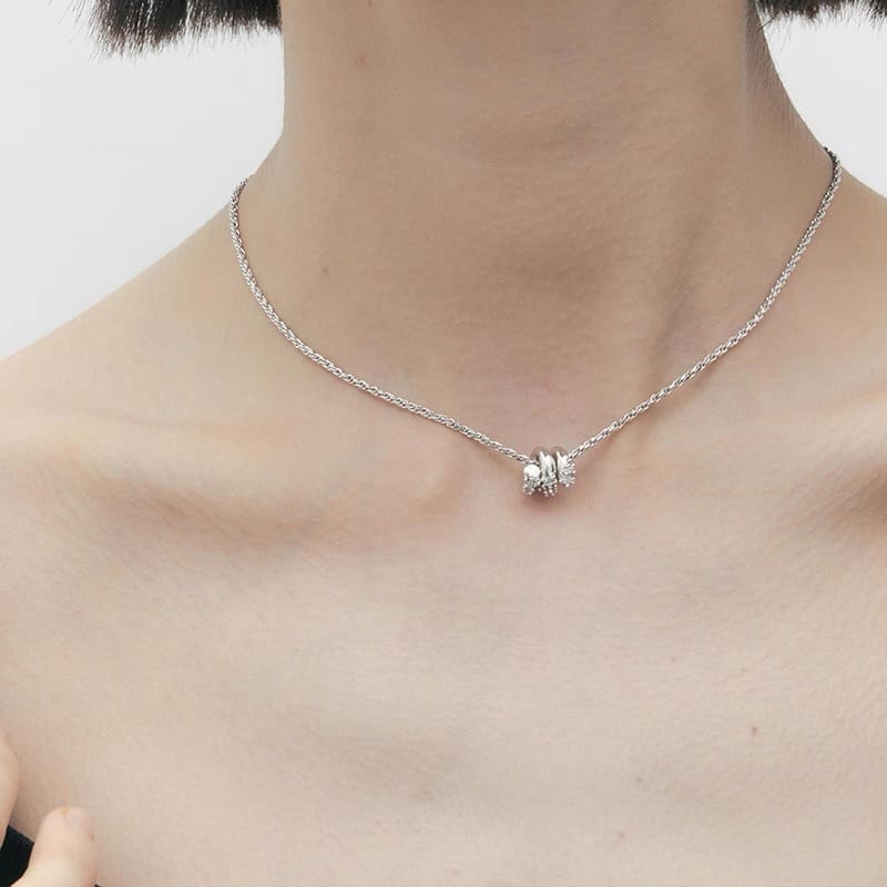 elegant-necklace-refined-look