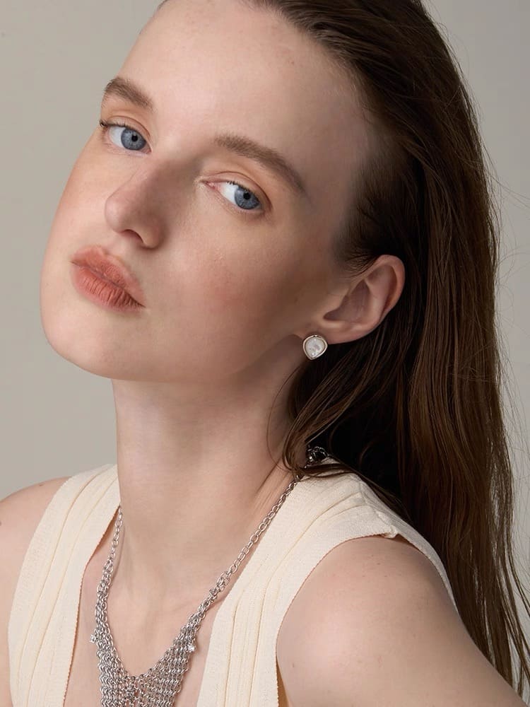 white-mother-of-pearl