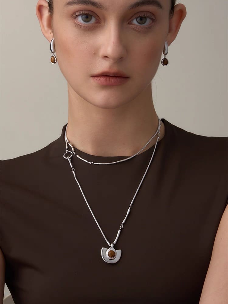 u-shape-necklace