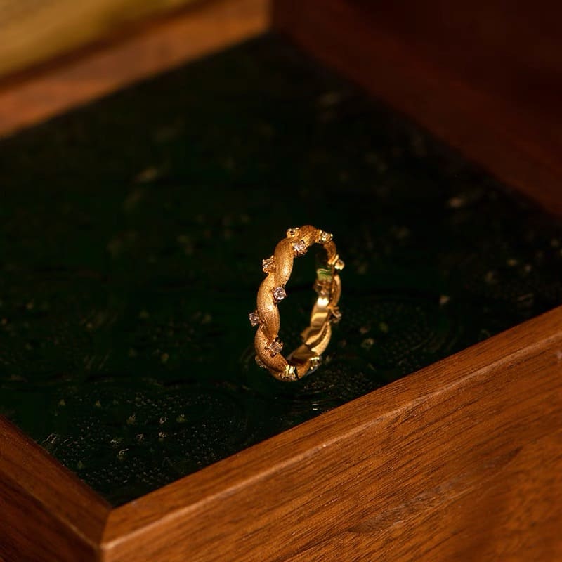 925 silver Rigato ring with organic vine pattern, brushed surface for a modern artisanal look