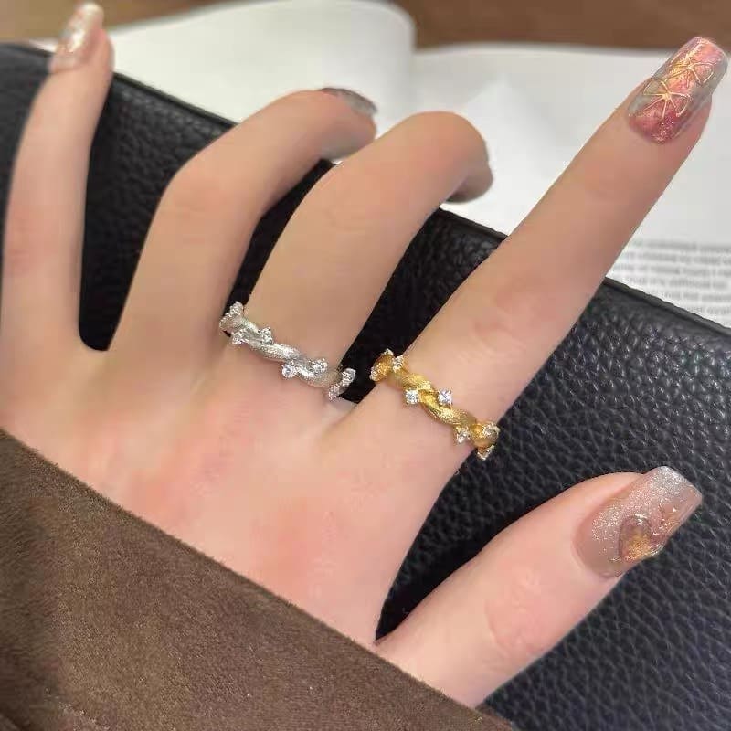 Luce Rigato Vine Ring in 925 sterling silver with Italian brushed finish and vine-inspired design